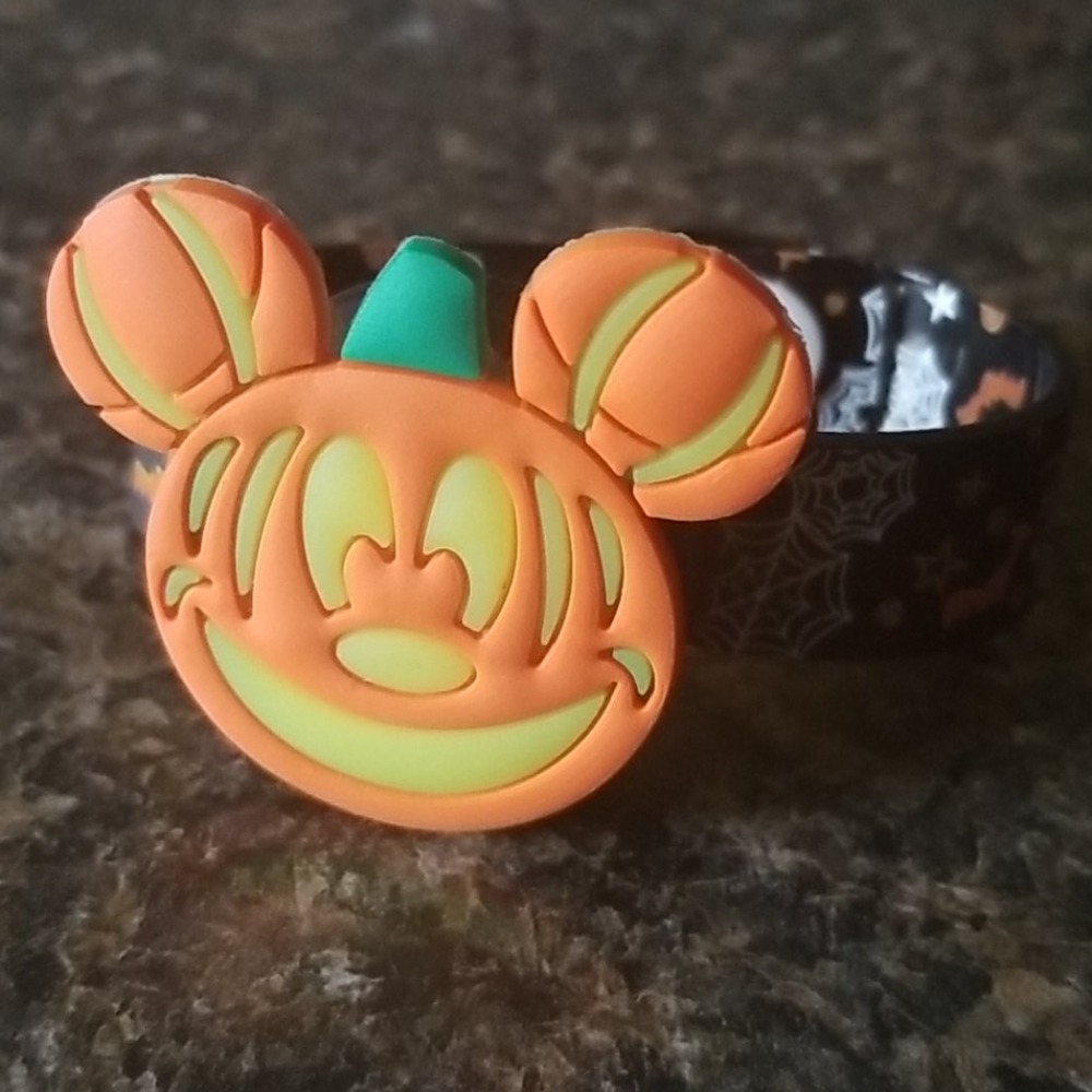 Disney Mickey Pumpkin Halloween light up bracelets - Picture 8 of 16